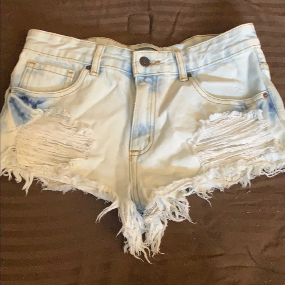 Forever 21 size 26 cut off bleached shorts